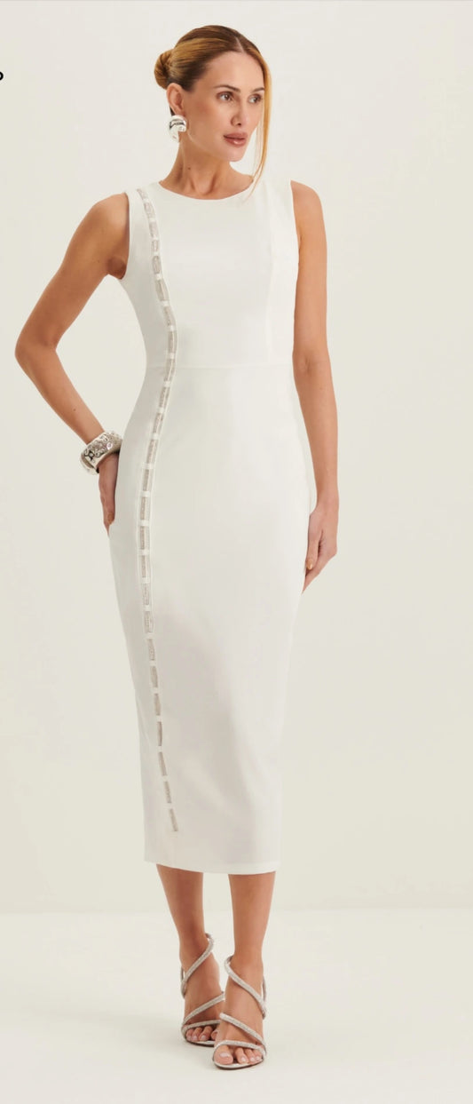Vestido Super Midi com Detalhe em Strass na Lateral